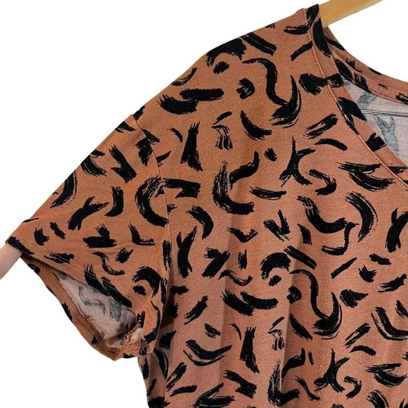 Nine West Abstract V Neck T Shirt Plus XXL Soft Spun Light Brown Black Stretch - Picture 3 of 6